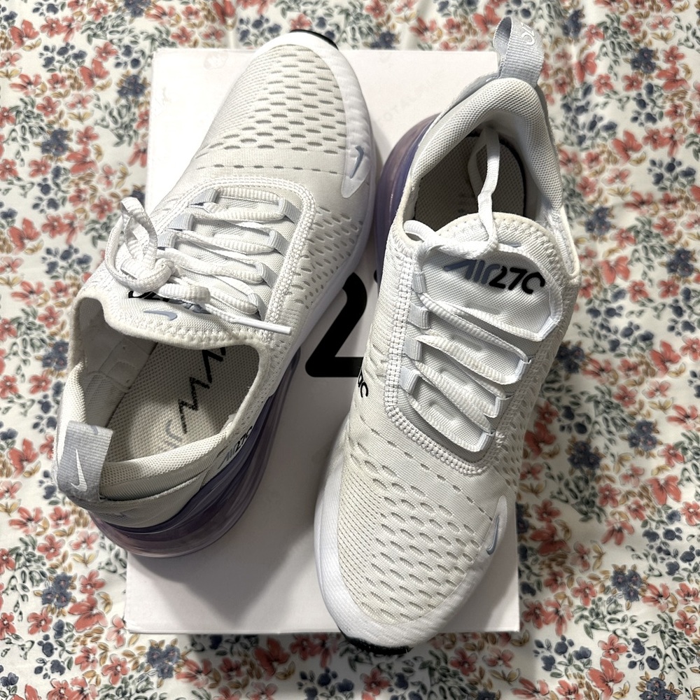 Nike 270’s